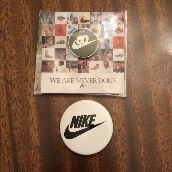 NWT Nike Collectable Pin Set - Picture 11 of 12